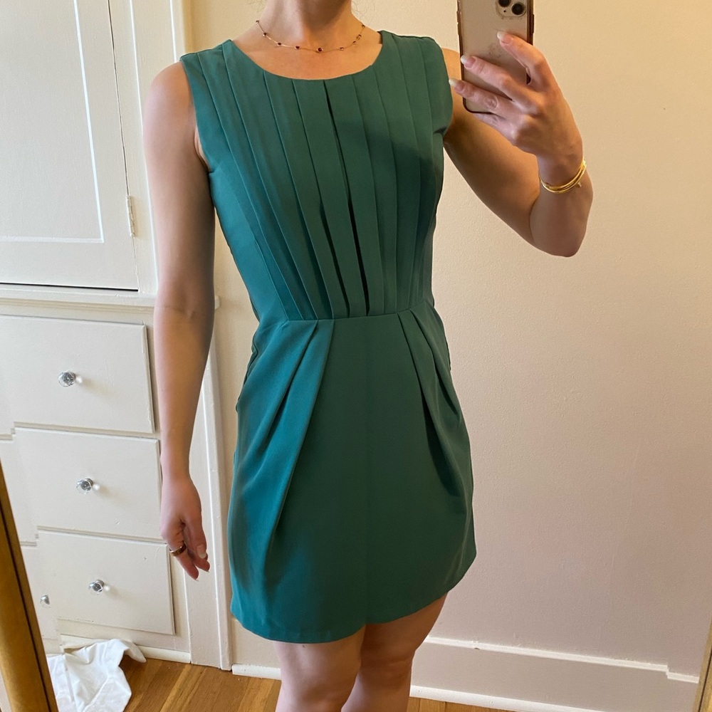 Elegant Green Sleeveless Mini Dress